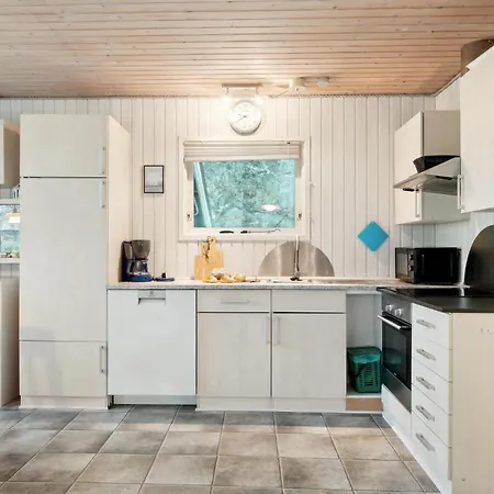 Holiday home Pet Friendly In With Kitchen